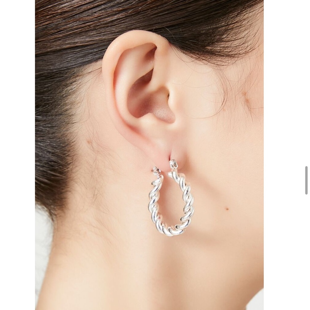 5 for $15 ✨ Twisted Hoop Earrings